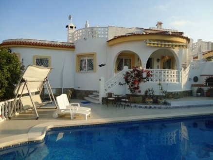 Villa for sale in town 216587