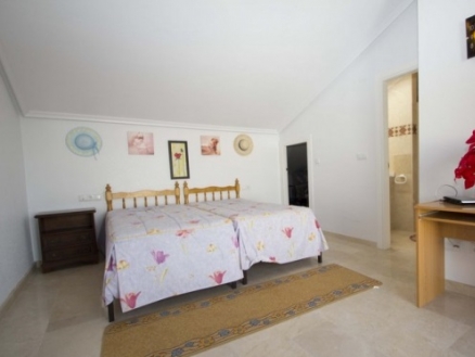  3 bedroom Townhome 216605
