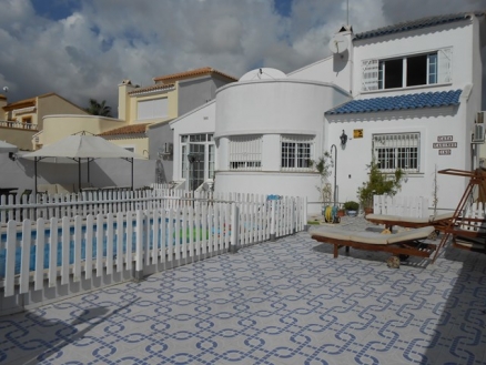 Villa for sale in town 216622
