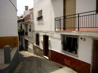 Townhome with 2 bedroom in town 216680