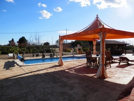 Villa for sale in town, Spain 219367