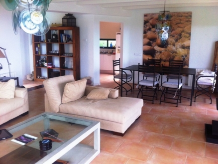 Villa for sale in town, Spain 230805