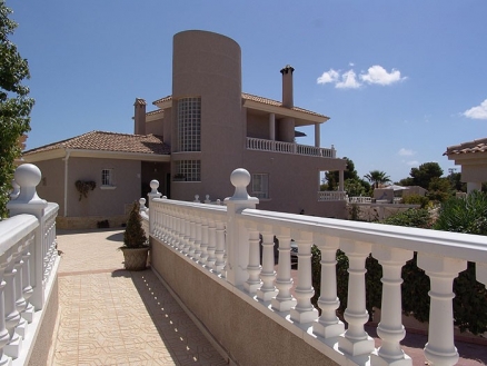Villa with 4 bedroom in town 232081