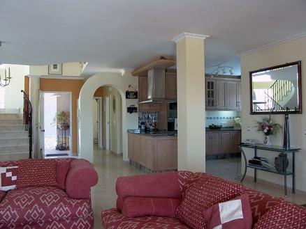  4 bedroom Villa 232081