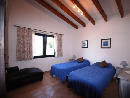  4 bedroom Villa 234035