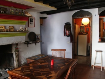 Commercial with 4 bedroom in town 234701