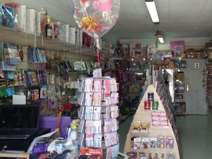 Commercial&nbsp;with&nbsp;bedroom&nbsp;in&nbsp;town&nbsp;238583