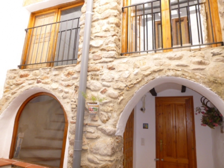 Jalon property: Townhome for sale in Jalon, Spain 240130