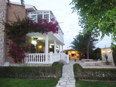 Villa for sale in town 240346