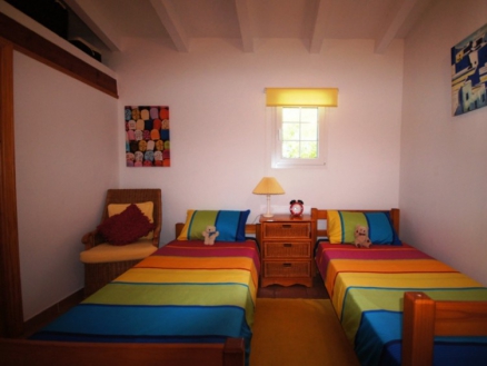  4 bedroom Villa 241735