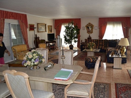 Villa with 6 bedroom in town 241787