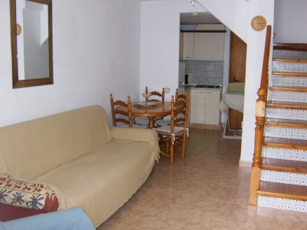 Townhome&nbsp;with&nbsp;2&nbsp;bedroom&nbsp;in&nbsp;town&nbsp;241813