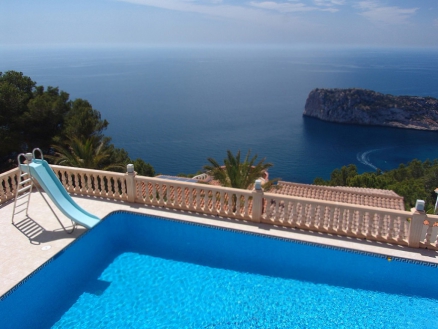 Villa for sale in town 241823