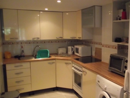 6 bedroom Semi-Detached 241851