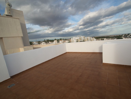 2 bedroom Apartment 241858