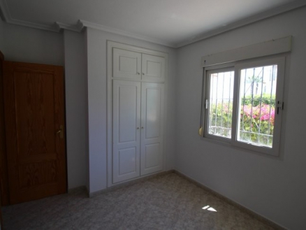 Bungalow for sale in town, Spain 241917