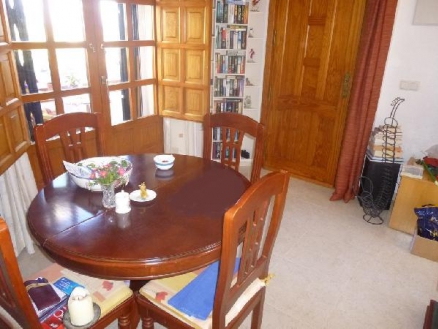  2 bedroom Apartment 242590