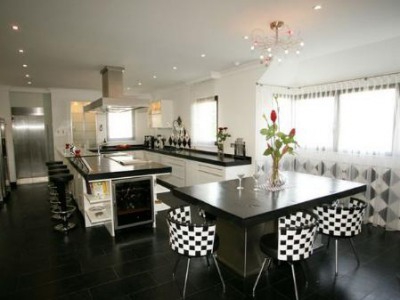 Marbella property: Villa with 8 bedroom in Marbella, Spain 243285