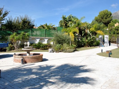 Marbella property: Villa with 8 bedroom in Marbella 243322