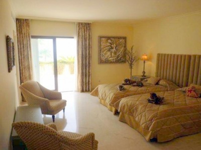 Nueva Andalucia property: Malaga Villa 243339