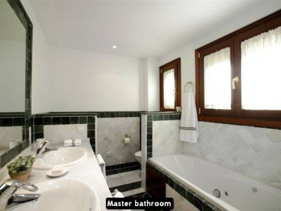 Marbella property: Apartment with 5 bedroom in Marbella 243507