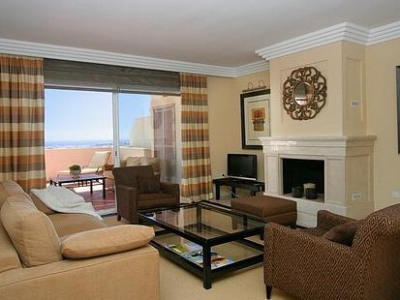 Nueva Andalucia property: Duplex for sale in Nueva Andalucia, Malaga 244049