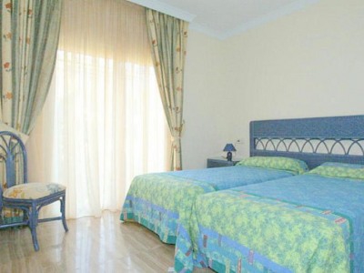 Elviria property: Apartment with 3 bedroom in Elviria 244084