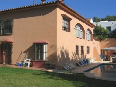 Villa for sale in town 244178