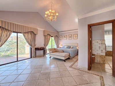 Benahavis property: Villa in Malaga for sale 244343