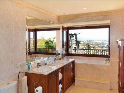 Benahavis property: Villa for sale in Benahavis, Malaga 244911