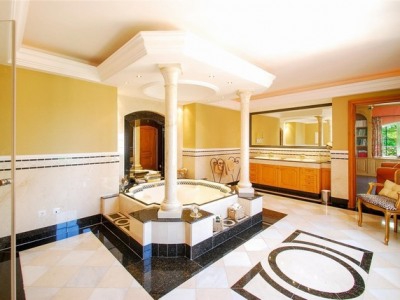 Marbella property: Villa for sale in Marbella, Malaga 245008