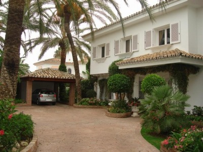 Estepona property: Villa for sale in Estepona, Spain 245045