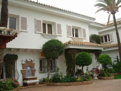 Estepona property: Villa for sale in Estepona, Malaga 245045