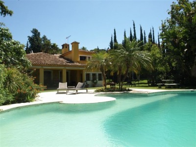 Estepona property: Villa for sale in Estepona 245067