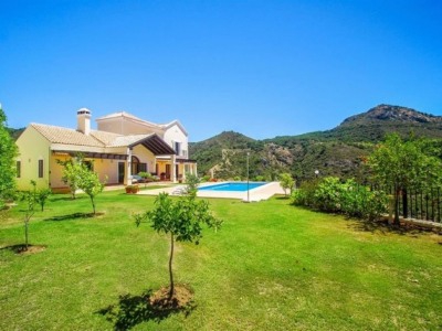 Benahavis property: Villa for sale in Benahavis, Malaga 245090