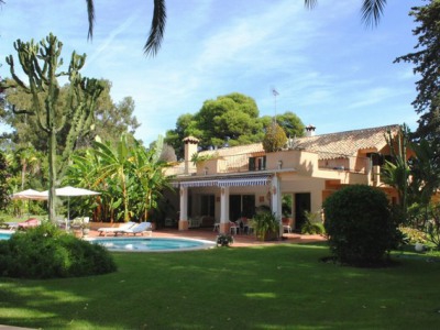 Estepona property: Villa for sale in Estepona 245754