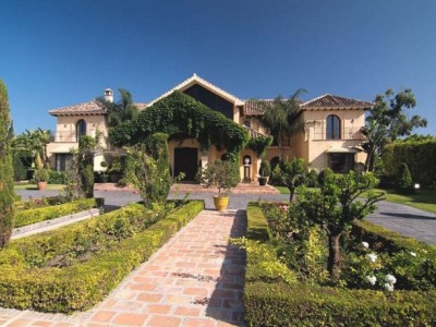 Estepona property: Villa with 8 bedroom in Estepona 245854
