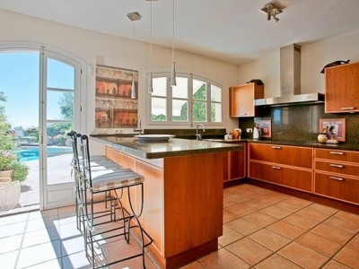 Benahavis property: Commercial with 5 bedroom in Benahavis 246068