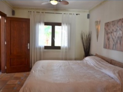 Estepona property: Villa with 5 bedroom in Estepona 246121