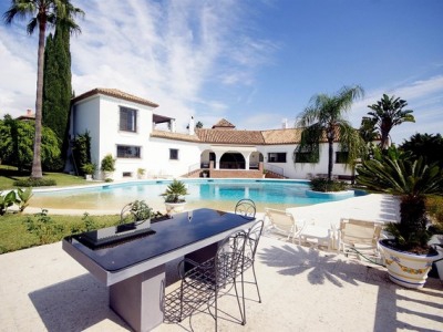 Estepona property: Villa for sale in Estepona 246128