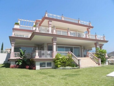 Estepona property: Villa for sale in Estepona 246133