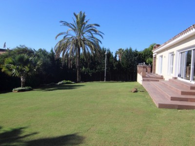 Estepona property: Villa with 4 bedroom in Estepona, Spain 246237