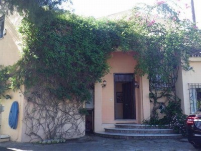 Estepona property: Villa with 4 bedroom in Estepona 246538