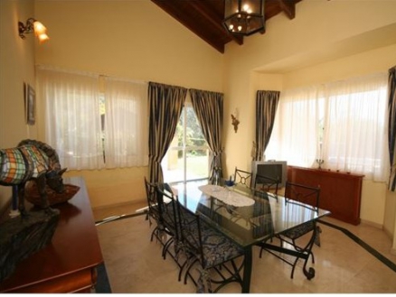 Hacienda Las Chapas property: Villa in Malaga to rent 247335