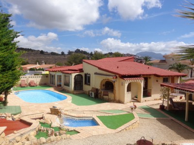 Villa for sale in town 247396