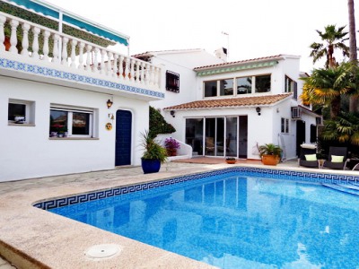Villa for sale in town 247426