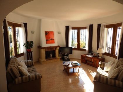 Villa for sale in town, Alicante 248878