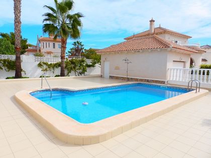 Villamartin property: Villa for sale in Villamartin, Spain 250994