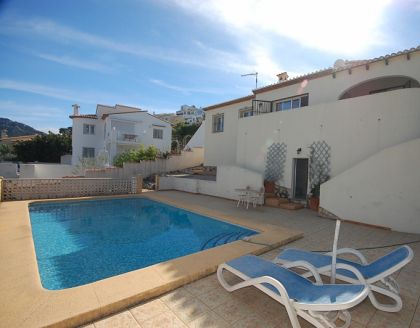Villa for sale in town, Spain 251162