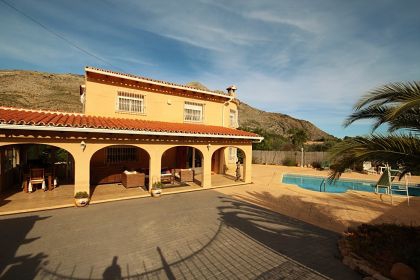 Benichembla property: Villa with 4 bedroom in Benichembla 251842